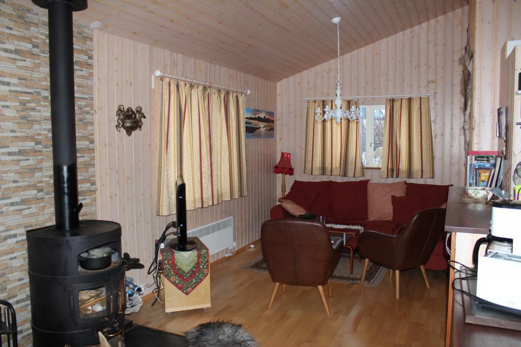 Unastadir Cottage With Hot Tub