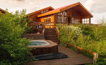 Voerdubrunir Cottage Near Reykjav&iacute;k With Hot Tub