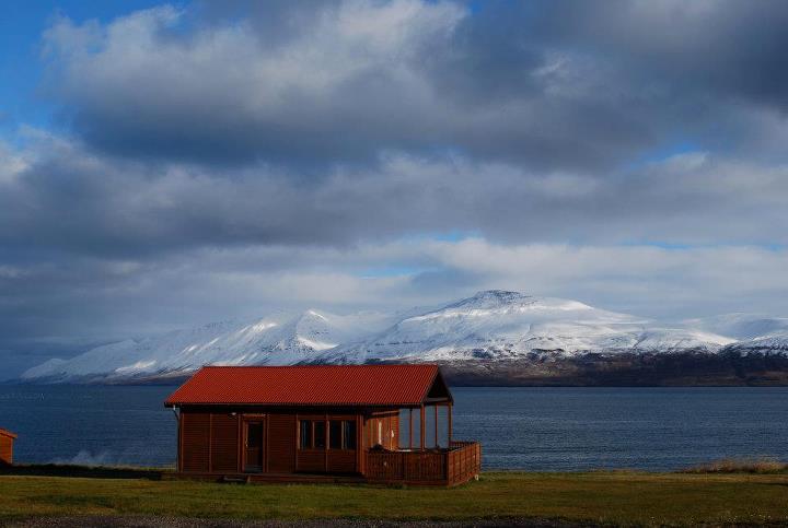 Hlid Cottage With Hot Tub in North Iceland