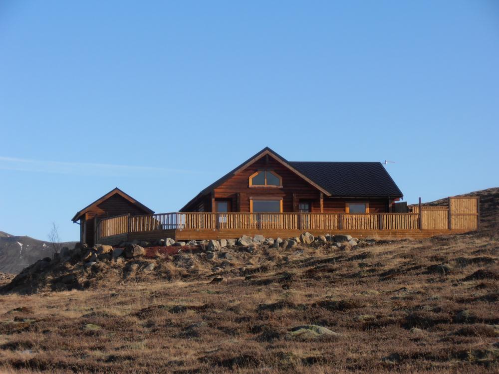 Cedar Log Cabin in Gr&iacute;msnes with Hot Tub