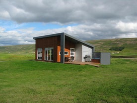 Einishus Cottage No.4 Near H&uacute;sav&iacute;k With Hot Tub