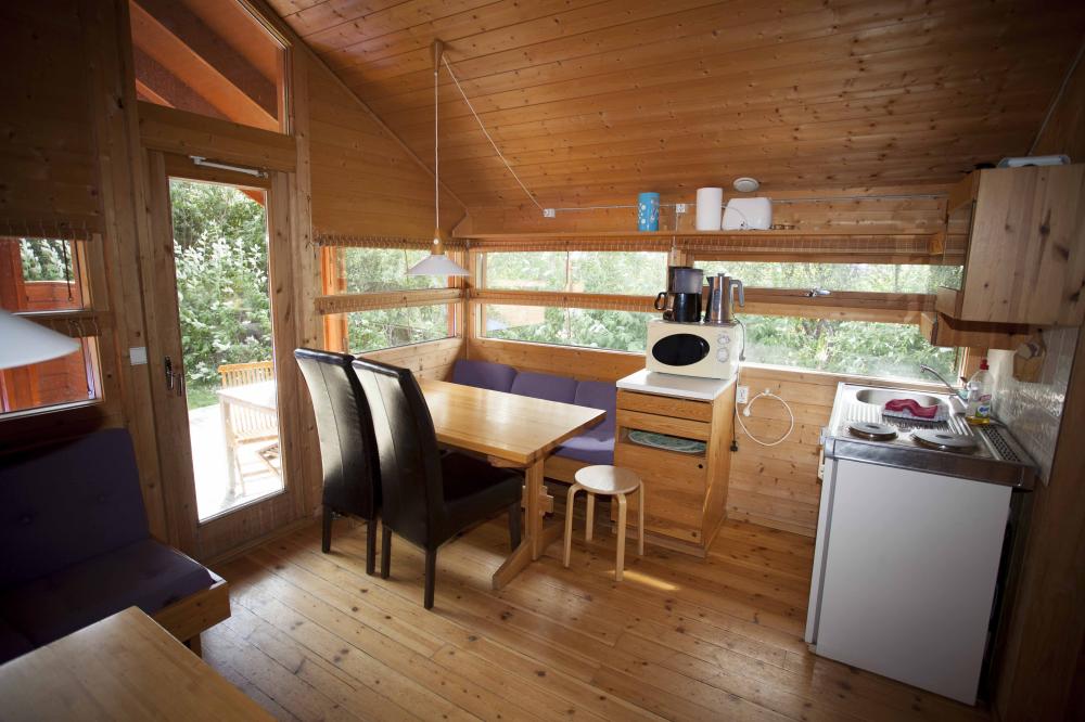 Glaðheimar 9 近布隆迪欧斯酒店 - 带热水浴缸 | Gla&eth;heimar 9 Near Bl&ouml;ndu&oacute;s With Hot Tub