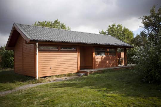 Glaðheimar 9 近布隆迪欧斯酒店 - 带热水浴缸 | Gla&eth;heimar 9 Near Bl&ouml;ndu&oacute;s With Hot Tub