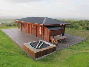 靠近弗鲁迪尔 (Fludir) 的阿尔法海迪小屋 - 带室外热水浴缸 | Alfaheidi Cottage with Outdoor Hot Tub Near Fludir