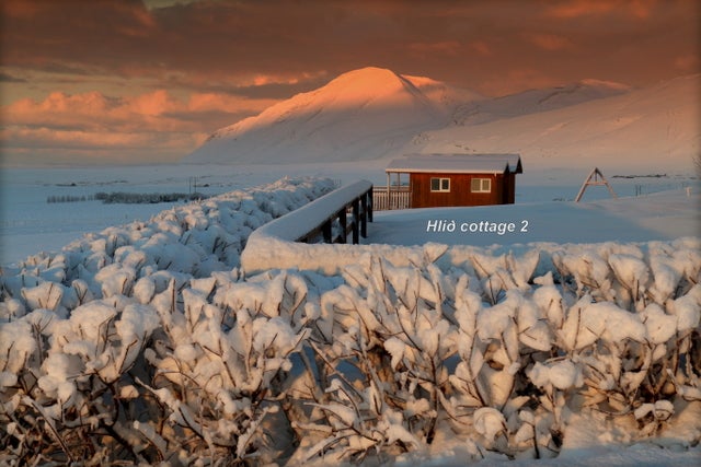 Hlid Cottages with Outdoor Hot Tub in West Iceland