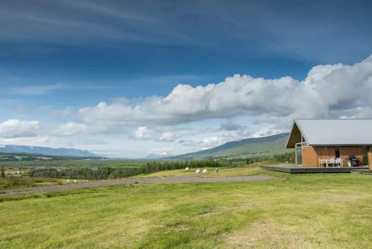 Casa Magna with Hot Tub in Akureyri
