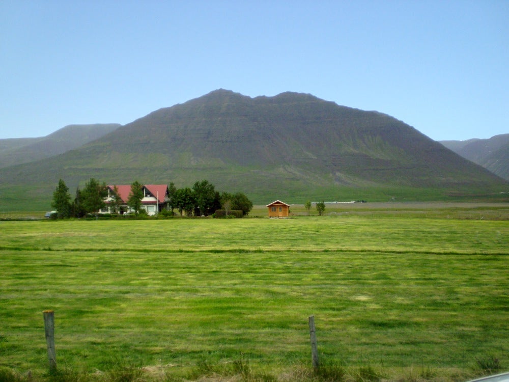 冰岛北部的利特拉-格伦德小屋 | Litla-Grund Cottage in North Iceland