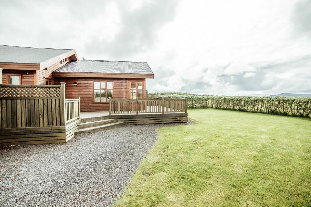 Minniborgir Cottage with Outdoor Hot Tub Near Selfoss