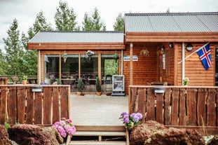 Minniborgir Cottage with Outdoor Hot Tub Near Selfoss