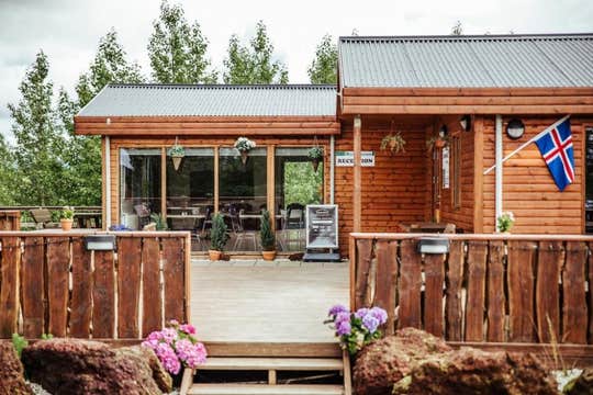 Minniborgir Cottage with Outdoor Hot Tub Near Selfoss
