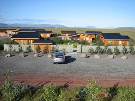 Minniborgir Studio with Outdoor Hot Tub Near Selfoss