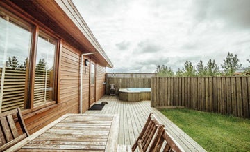 Minniborgir with Outdoor Hot Tub Near Selfoss
