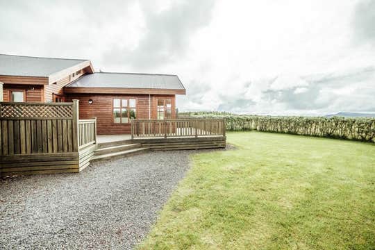 Large Minniborgir Cottage with Outdoor Hot Tub Near Selfoss