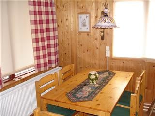 冰岛南部的 Bjarkarsel 夏季热水浴缸 | Bjarkarsel with Summertime Hot Tub in South Iceland