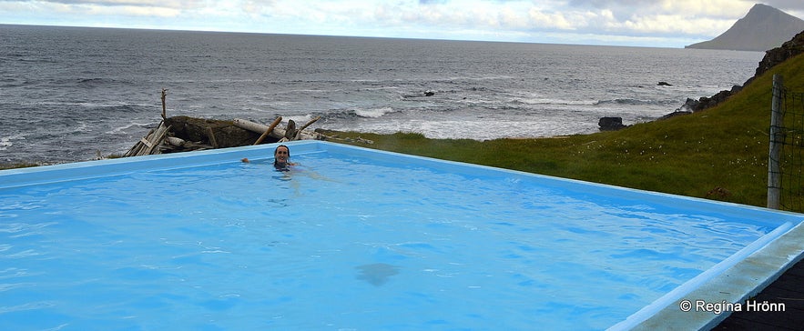 Regína in Krossneslaug swimming pool