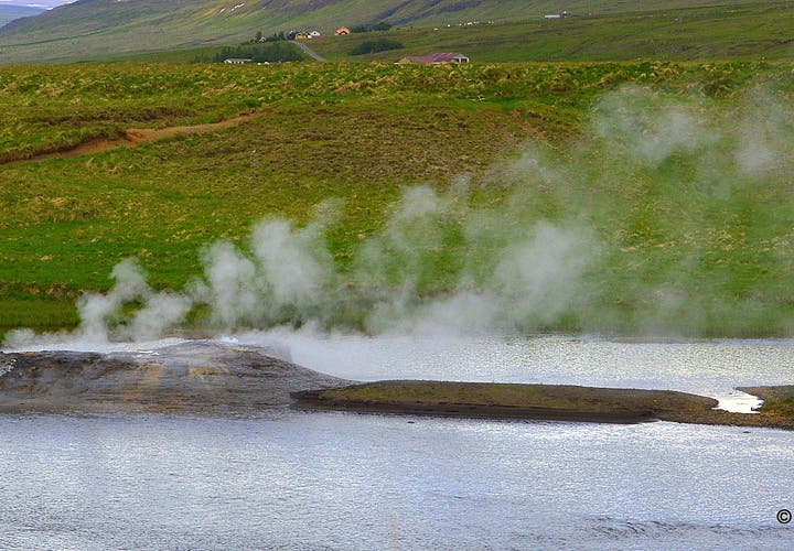 Árhver/Vellir in West-Iceland - Have you ever seen a Hot Spring in the Middle of a River?