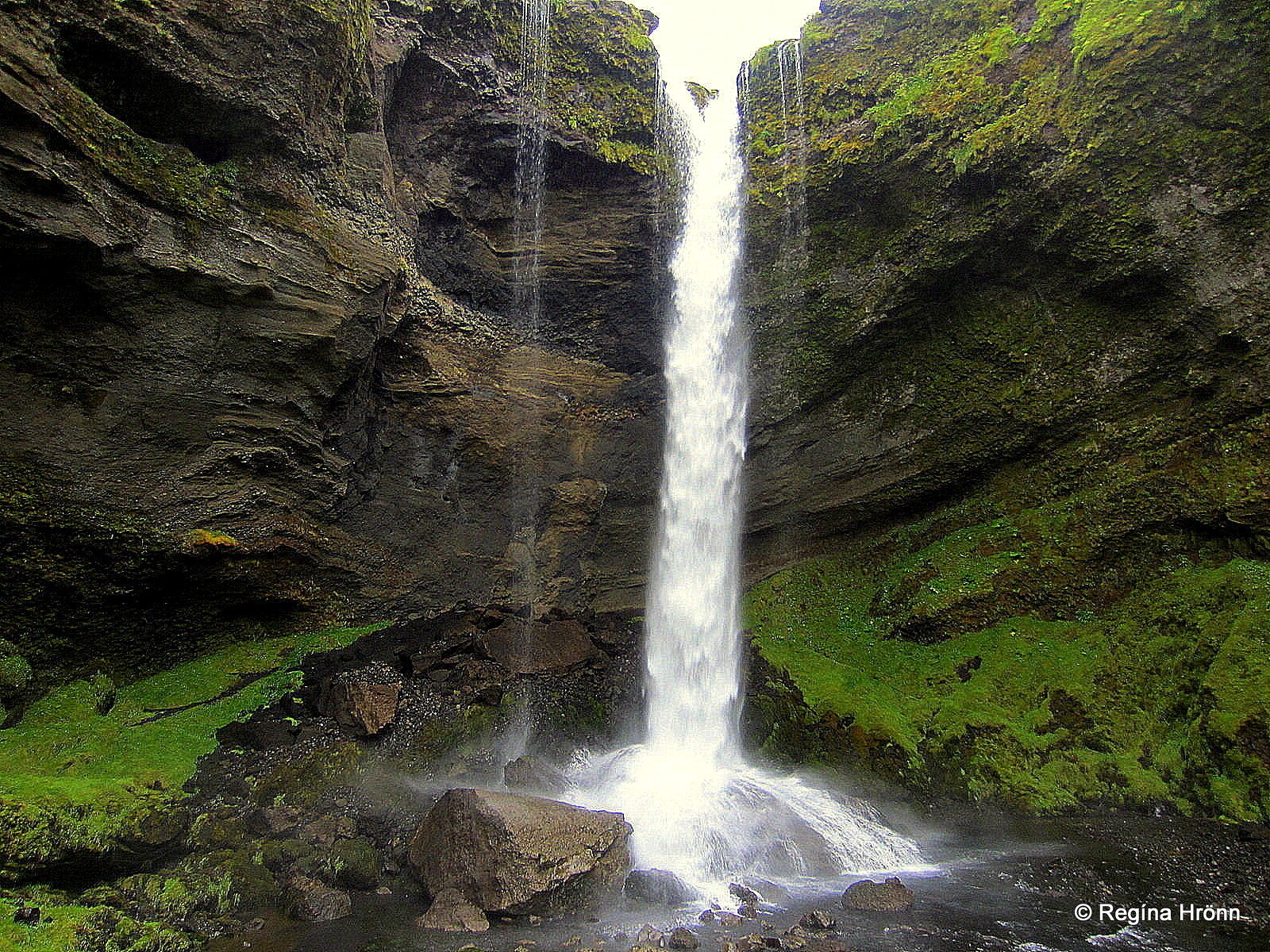 Kvernufoss Waterfall - the less visited Neighbour of Skógafoss in South-Iceland