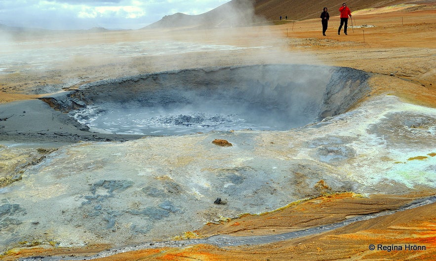 Boiling mud pots at Hverarönd