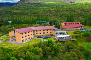 Hotel Hallormsstadur затерян в самом большом лесу Исландии.