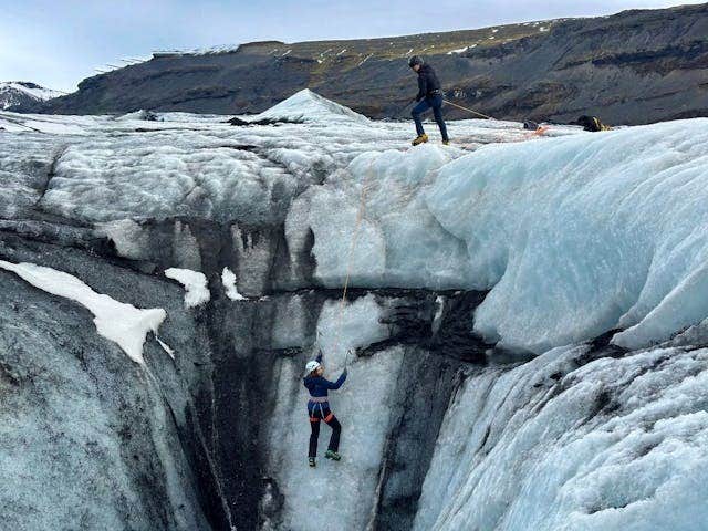 Excursion Escalade sur Glace & Randonnée sur Glacier au Solheimajokull