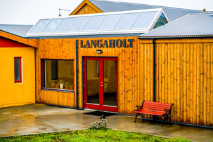 Langaholt Guesthouse is located on the Snaefellsnes Peninsula.
