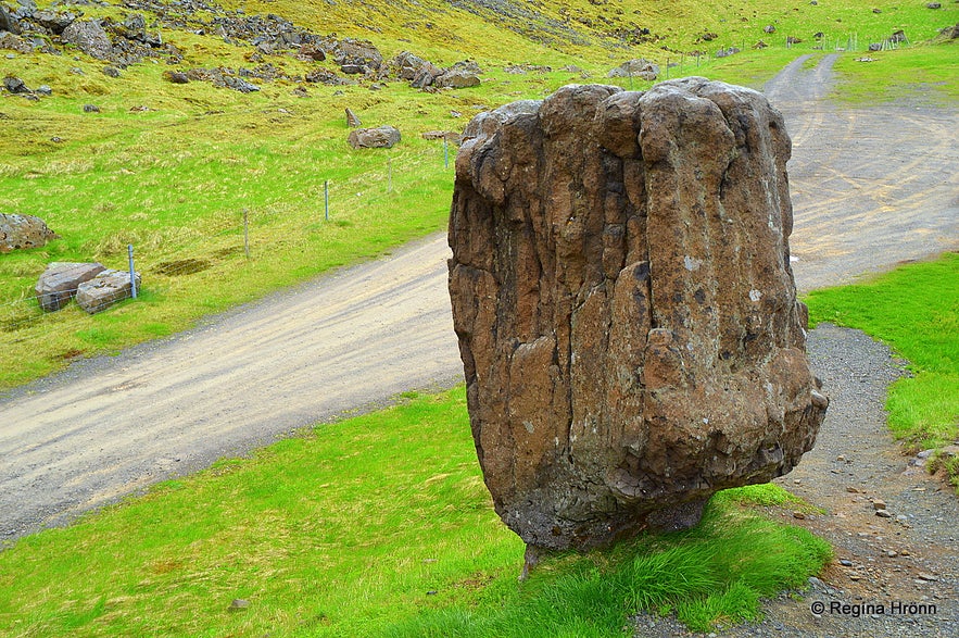 Staupasteinn/Steðji