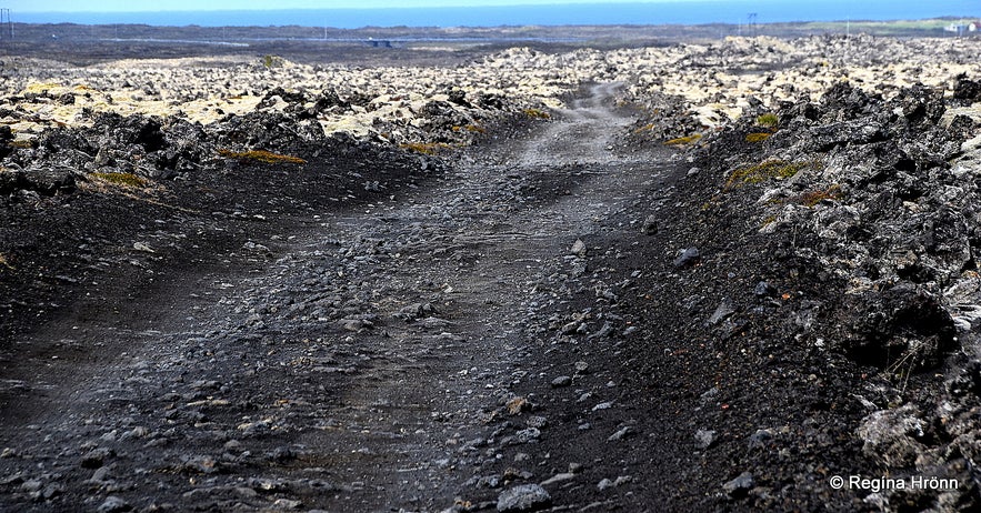 The road leading to Keilir and Lambafellsklofi