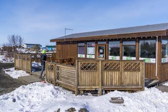 Vogahraun Guesthouse has an outdoor seating area to look over Myvatn.