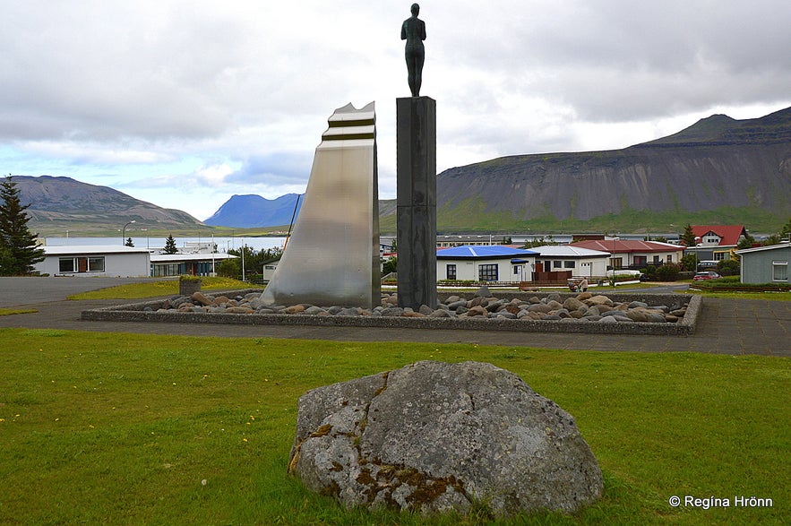 Dwarf rocks in Grundafjörður