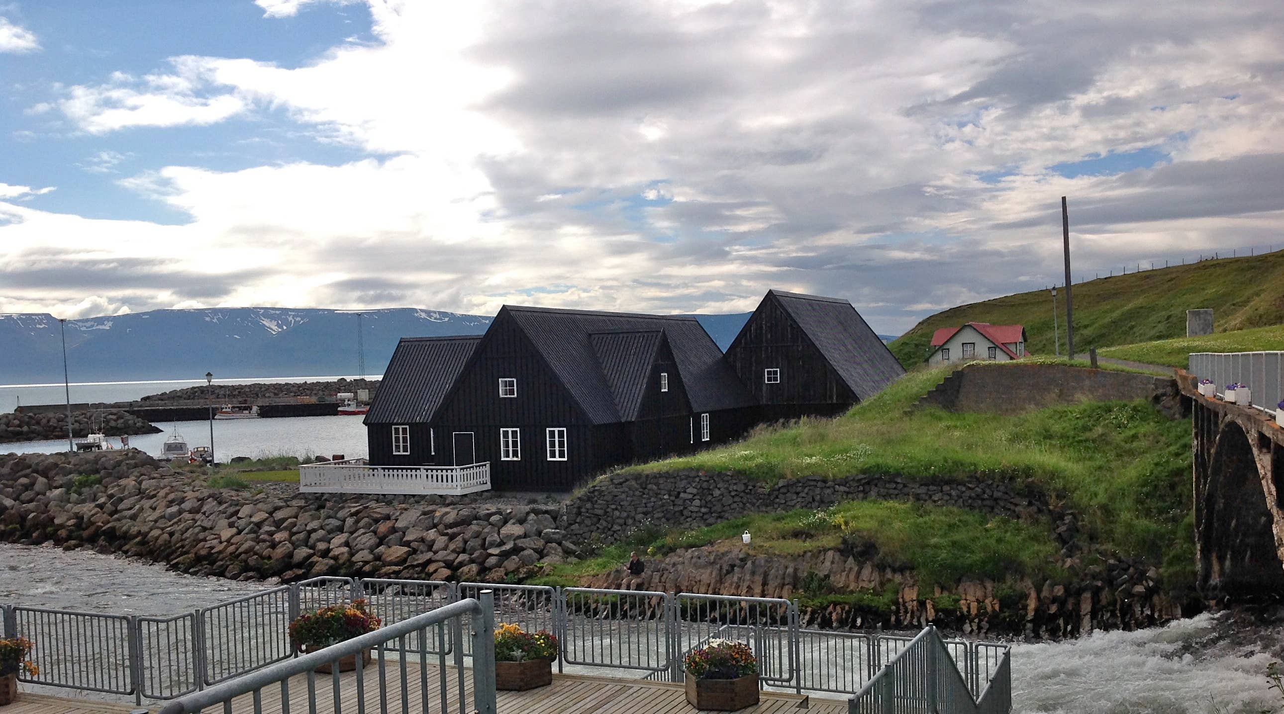 3 great reasons for visiting beautiful Hofsós (besides the fact that it's beautiful)