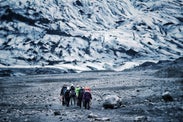 Driving in Iceland in December:
The Ultimate Guide 