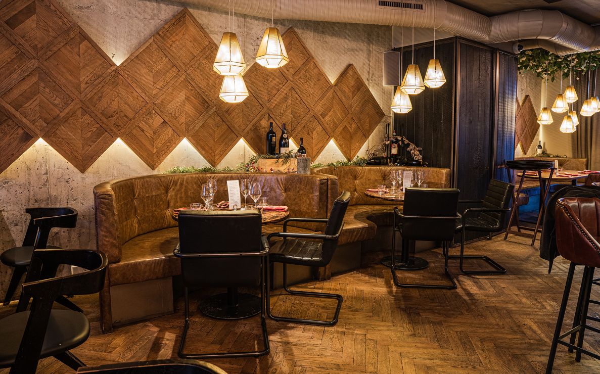 W menu restauracji Kol znajdziesz wybór klasycznych dań kuchni islandzkiej oraz opcje wegańskie.