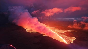 The eruption in Reykjanes peninsula opened up in a long fissure.