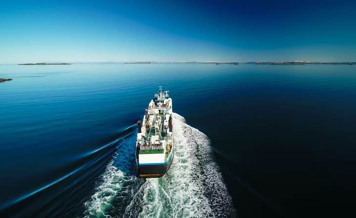 Transfer met de Baldur-veerpont van het schiereiland Snaefellsnes naar de Westfjorden via het eiland Flatey