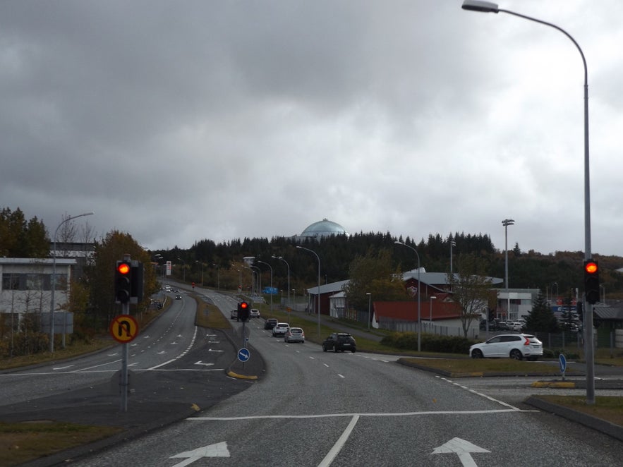 It's important to follow the rules around traffic lights in Iceland