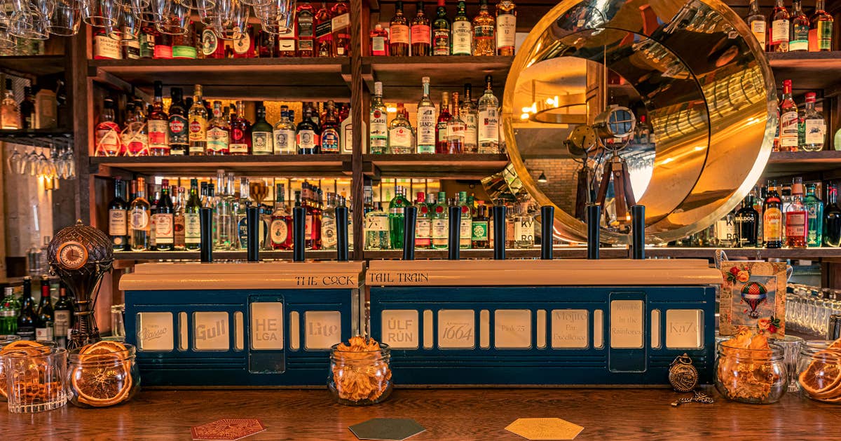 Top 30 Best Bars in Reykjavik: The Ultimate Guide | Guide to Iceland