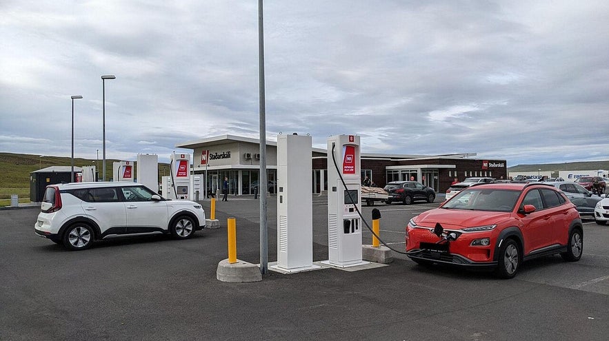 N1 Stadarskali to popularny przystanek pomiędzy Reykjavikiem a Akureyri.