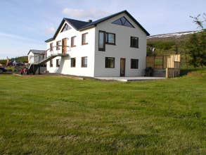 A view of the Geldingsa Apartment from the outside.