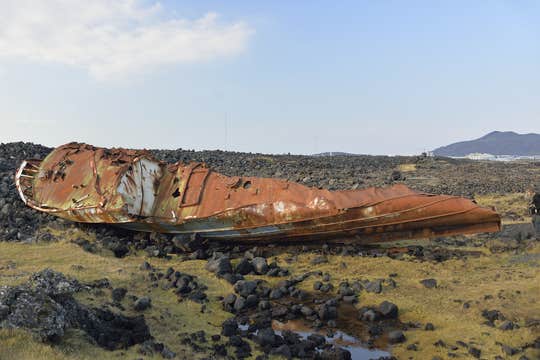 Reykjanes Peninsula Private Tour from Reykjavik with German-Speaking Guide