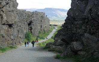 Private Golden Circle Tour with German-Speaking Guide and Transfer from Reykjavik