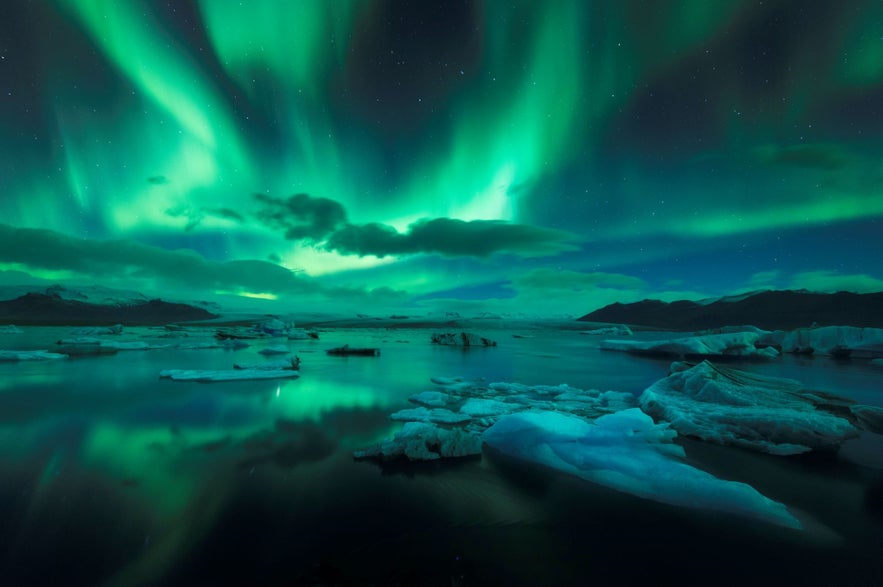 Jokulsarlon glacier lagon is beautiful with the northern lights