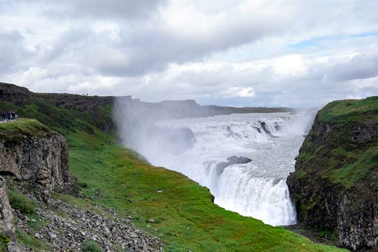 Amazing 11-Hour Golden Circle Minibus Tour with Kerid Crater & Sky Lagoon from Reykjavik