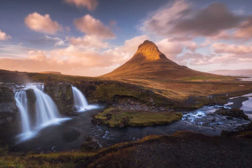 Kirkjufellsfoss waterfall is small but impressive nonetheless!