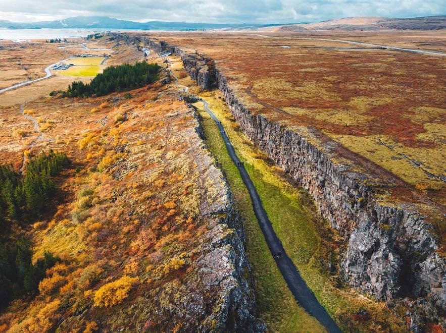 Se de tektoniske plader mødes i Thingvellir Nationalpark