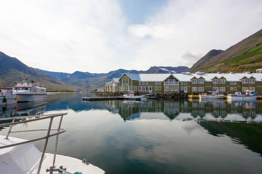 Siglufjordur est une magnifique ville et abrite l’Hôtel Siglo