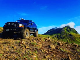 A super jeep explores the South Coast in depth.