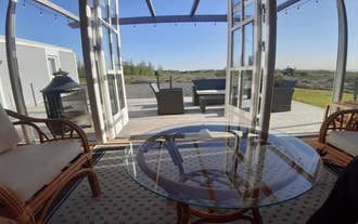 Adventure Eagle Cottage with Jacuzzi & Wheelchair Access