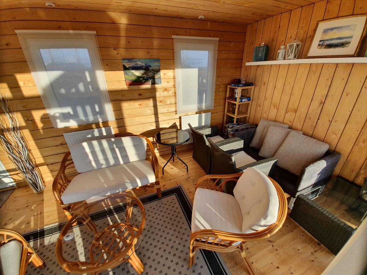 Adventure Eagle Cottage with Jacuzzi & Wheelchair Access