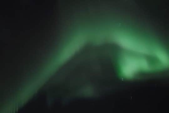 Private 4-Hour Northern Lights Tour with Hot Chocolate, Donuts & Icelandic Beer from Reykjavik
