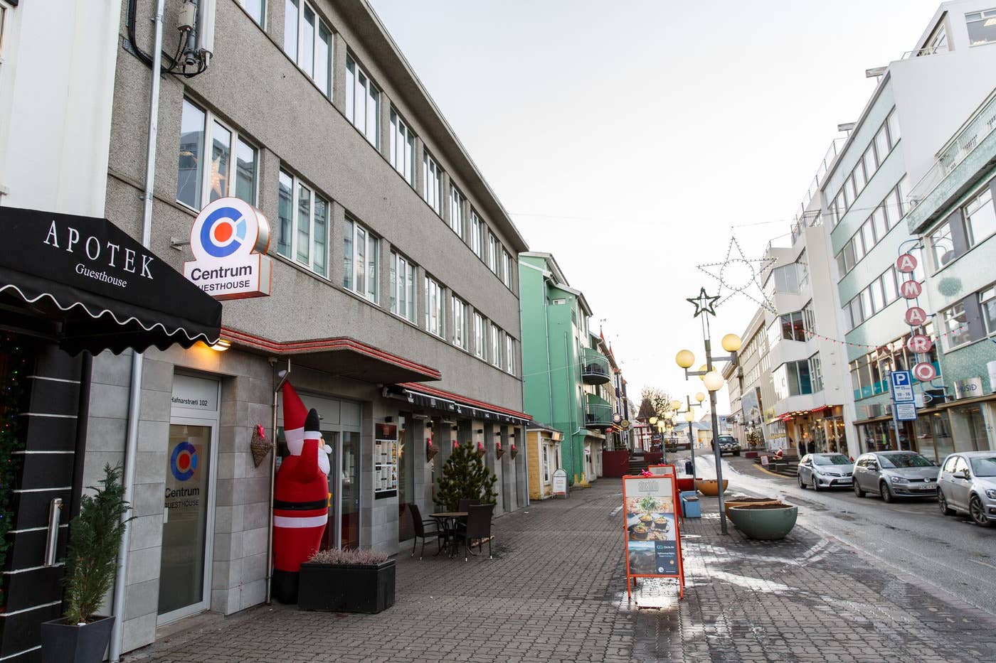 Centrum Guesthouse is a hotel in Akureyri.